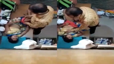 Uncle Doctor Gramathu Aunty Pundai Thadavi Ool Panugiraar